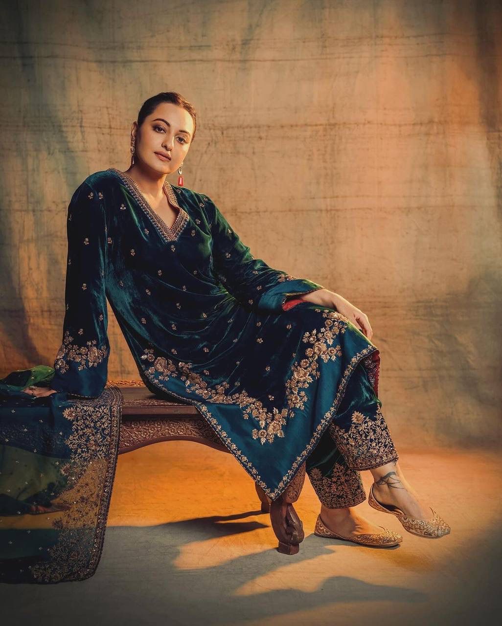 Sonakshi Royale Velvet Palazzo Set